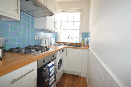 1 bedroom Flat to let in Marine parade, Worthing, Worthing, BN11