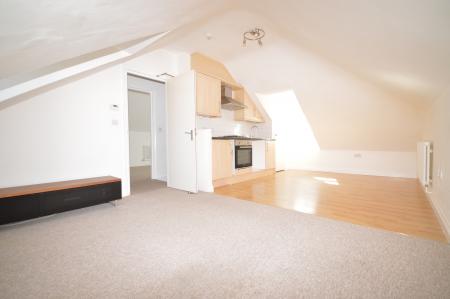 1 bedroom Flat to let in Lyndhurst Road, Worthing, BN11