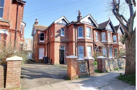 8 Warwick Gardens