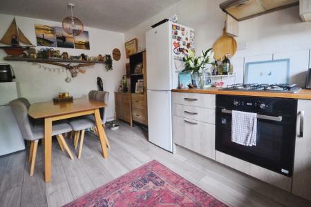3 bedroom Terraced House for sale in Ellis Close, Arundel, BN18