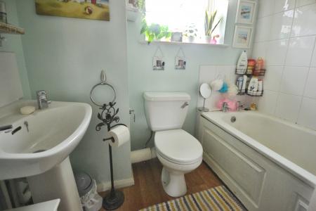 3 bedroom Terraced House for sale in Ellis Close, Arundel, BN18