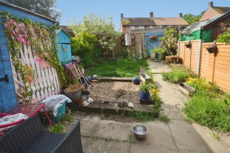 3 bedroom Terraced House for sale in Ellis Close, Arundel, BN18