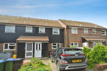 3 bedroom Terraced House for sale in Ellis Close, Arundel, BN18