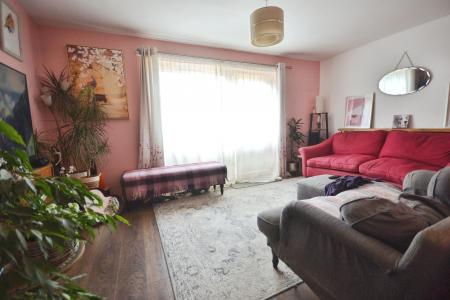 3 bedroom Terraced House for sale in Ellis Close, Arundel, BN18