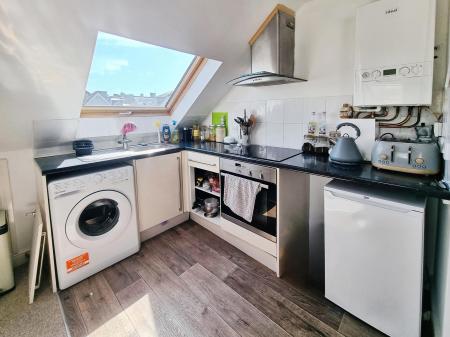 1 bedroom Flat to let in Queens Road, Worthing, BN11