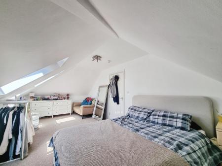 1 bedroom Flat to let in Queens Road, Worthing, BN11