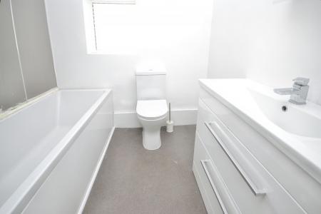 3 bedroom Maisonette to let in Shirley Close, Worthing, BN14