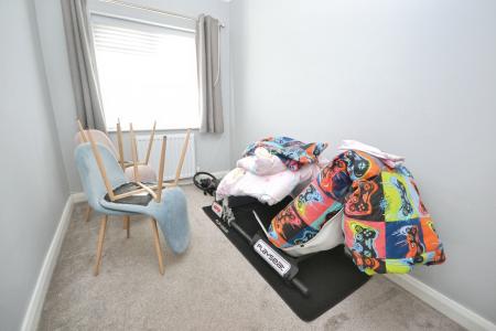 3 bedroom Maisonette to let in Shirley Close, Worthing, BN14