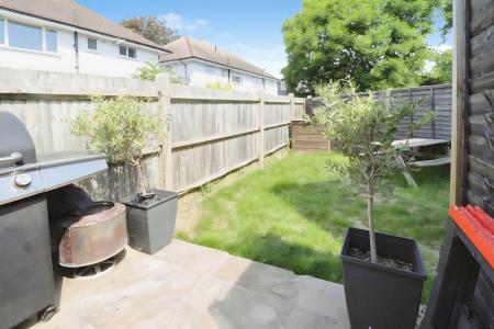 3 bedroom Maisonette to let in Shirley Close, Worthing, BN14