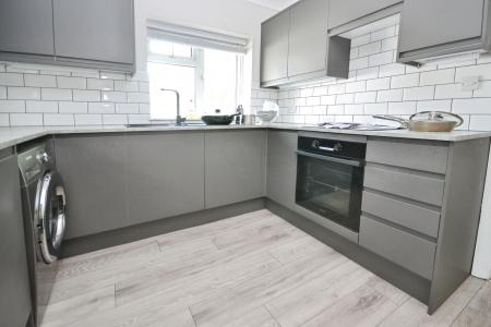3 bedroom Maisonette to let in Shirley Close, Worthing, BN14