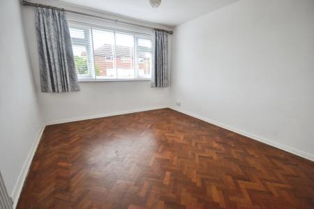 2 bedroom Ground floor maisonette to let in Sompting Avenue, Worthing, BN14