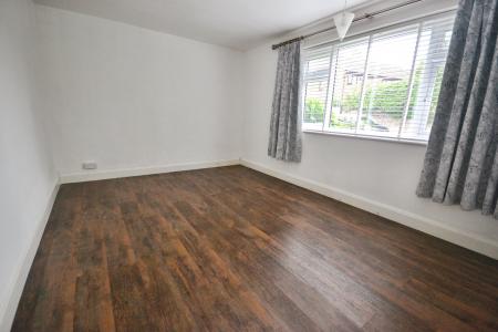 2 bedroom Ground floor maisonette to let in Sompting Avenue, Worthing, BN14