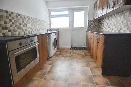 2 bedroom Ground floor maisonette to let in Sompting Avenue, Worthing, BN14