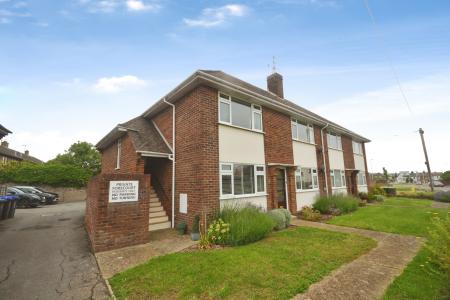 2 bedroom Ground floor maisonette to let in Sompting Avenue, Worthing, BN14