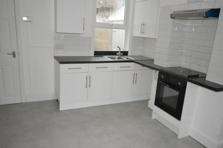 1 bedroom Flat to let in Cross Street, Worthing, BN11
