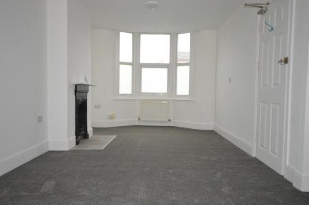 1 bedroom Flat to let in Cross Street, Worthing, BN11
