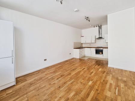 1 bedroom Flat to let in South Street, Worthing, BN11