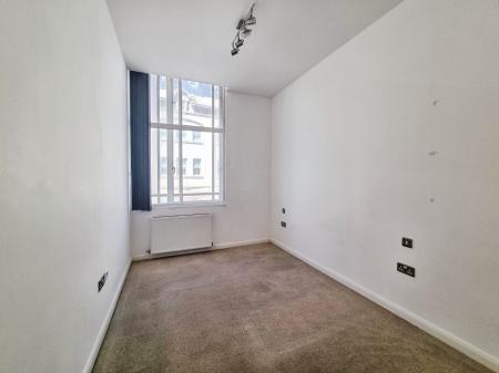 1 bedroom Flat to let in South Street, Worthing, BN11
