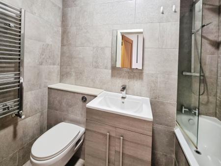 1 bedroom Flat to let in South Street, Worthing, BN11