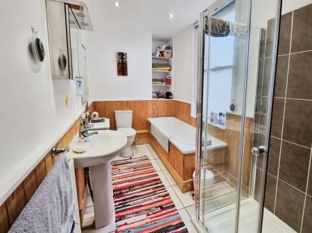 1 bedroom Flat to let in Cowper Road, Worthing, BN11