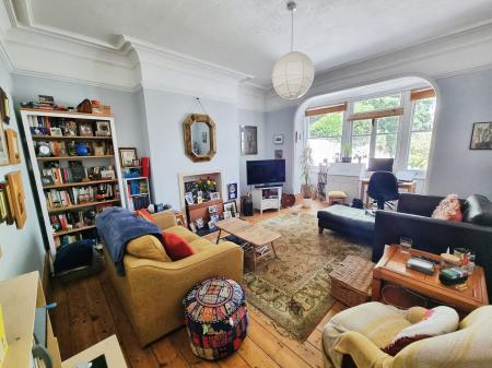 1 bedroom Flat to let in Cowper Road, Worthing, BN11