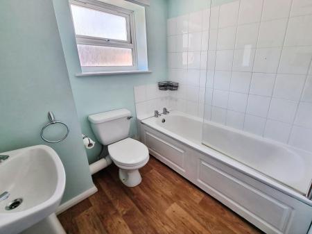 3 bedroom Terraced House to let in Ellis Close, Arundel, BN18