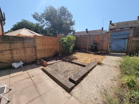 3 bedroom Terraced House to let in Ellis Close, Arundel, BN18