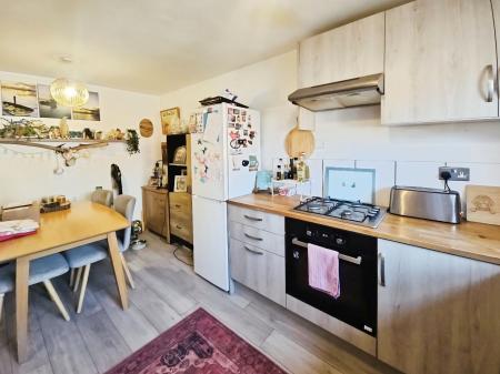 3 bedroom Terraced House to let in Ellis Close, Arundel, BN18
