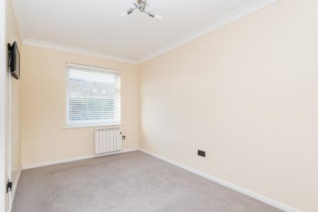 1 bedroom Flat to let in Wallace Avenue, Worthing, BN11