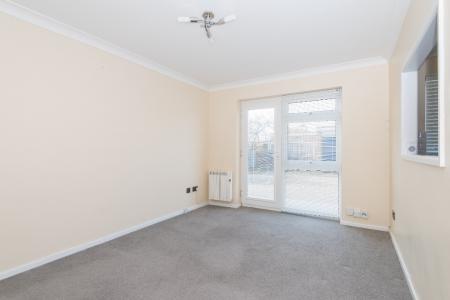 1 bedroom Flat to let in Wallace Avenue, Worthing, BN11