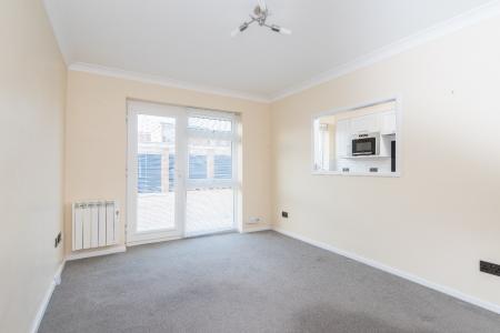 1 bedroom Flat to let in Wallace Avenue, Worthing, BN11