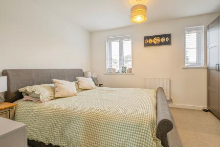 2 bedroom Semi-detached house for sale in Bloom Close, Worthing, Worthing, BN13