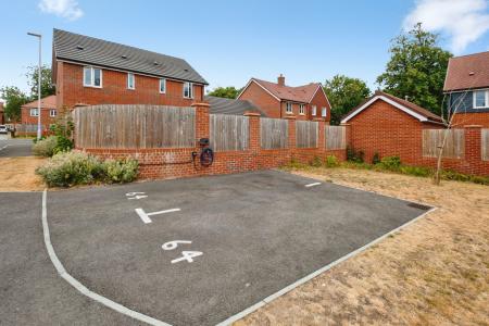 2 bedroom Semi-detached house for sale in Bloom Close, Worthing, Worthing, BN13
