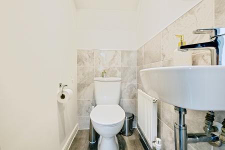 2 bedroom Semi-detached house for sale in Bloom Close, Worthing, Worthing, BN13