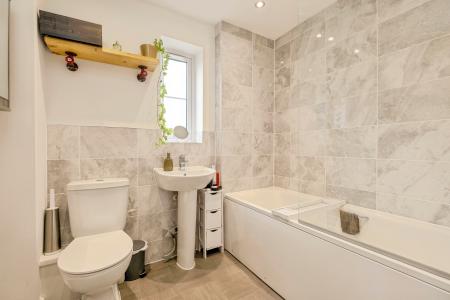 2 bedroom Semi-detached house for sale in Bloom Close, Worthing, Worthing, BN13