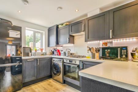 2 bedroom Semi-detached house for sale in Bloom Close, Worthing, Worthing, BN13