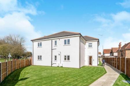 2 bedroom Flat to let in Chichester Road, Bognor Regis, PO21