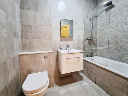 1 bedroom Flat to let in South Street, Worthing, BN11