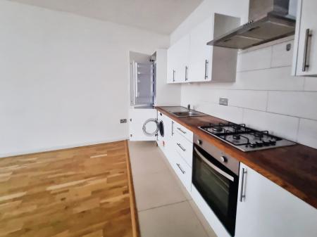 1 bedroom Flat to let in South Street, Worthing, BN11