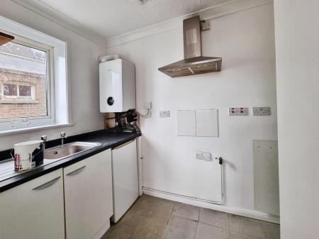 1 bedroom Flat to let in St Catherines Road, Littlehampton, BN17