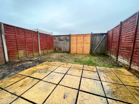 2 bedroom Terraced House to let in Northcourt Close, Rustington, BN16