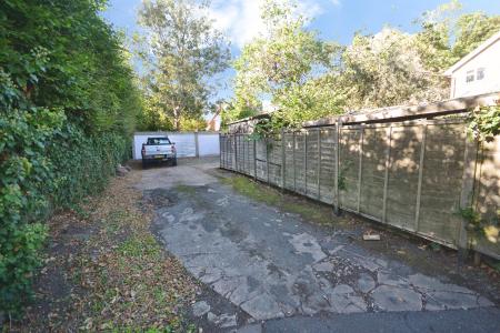 5 bedroom Detached house to let in Warren Road, Worthing, BN14