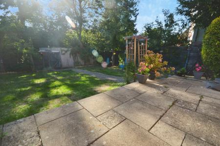 5 bedroom Detached house to let in Warren Road, Worthing, BN14