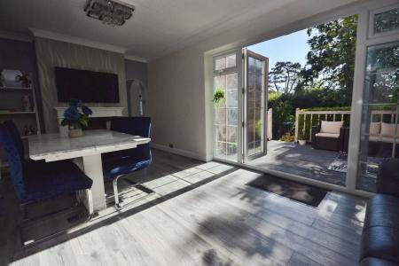 5 bedroom Detached house to let in Warren Road, Worthing, BN14