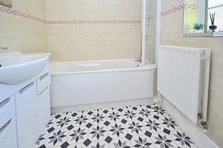 5 bedroom Detached house to let in Warren Road, Worthing, BN14