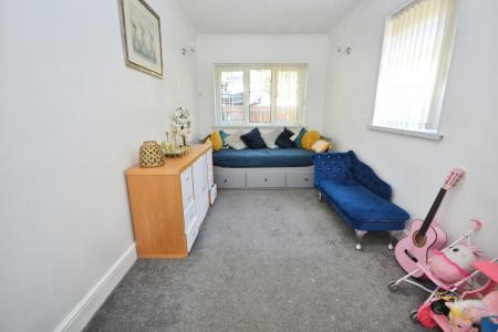 5 bedroom Detached house to let in Warren Road, Worthing, BN14