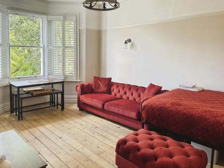 1 bedroom Flat to let in Richmond Road, Worthing, BN11