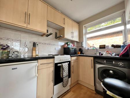 1 bedroom Flat to let in Wallace Avenue, Worthing, BN11