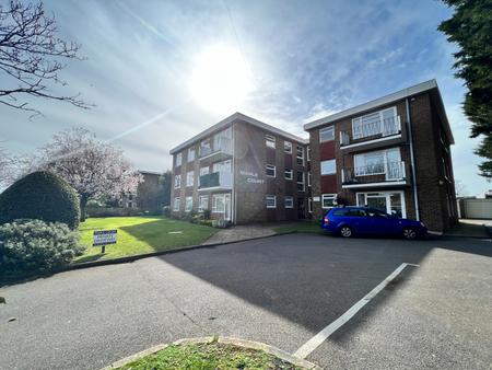 Wallace Avenue, Worthing, BN11