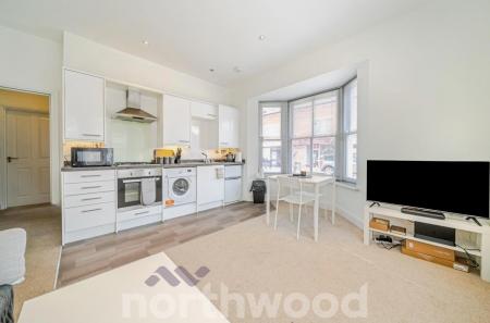 1 bedroom Flat for sale in Willersley House, 2 Sebright Avenue